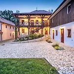Zelnava By Interhome Horní Planá